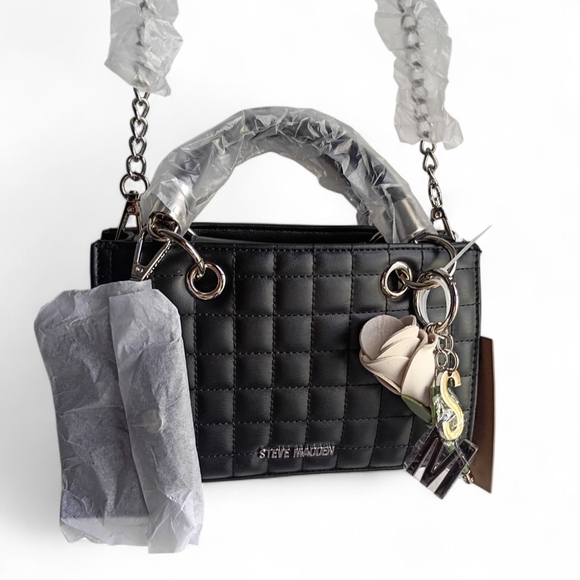 Steve Madden Handbags - NWT Steve Madden Black Adjustable Crossbody Purse